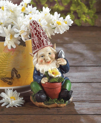 Gardening Gnome Solar Garden Statue - crazydecor