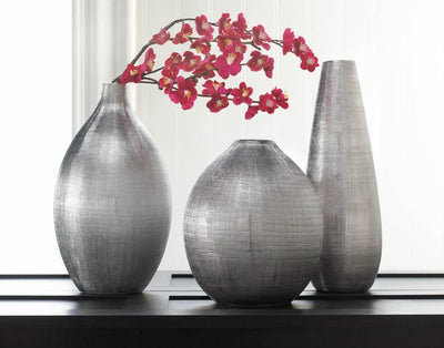 Silver Zeal Vase - crazydecor